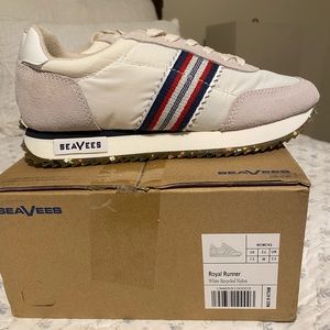 SeaVees running shoes, new, white, 7.5